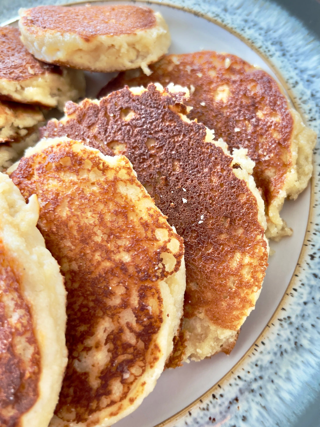 Fluffy almond pancakes refined sugar free